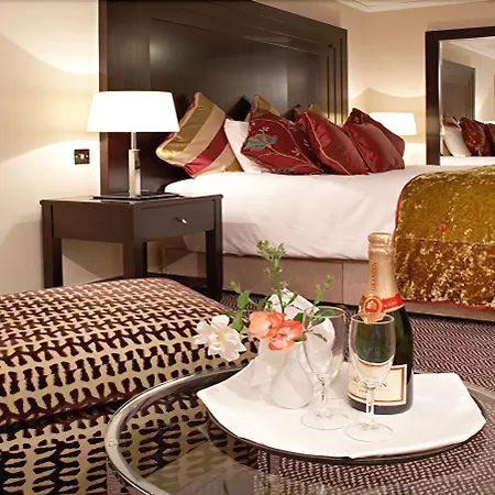Shamrock Hotel 3*