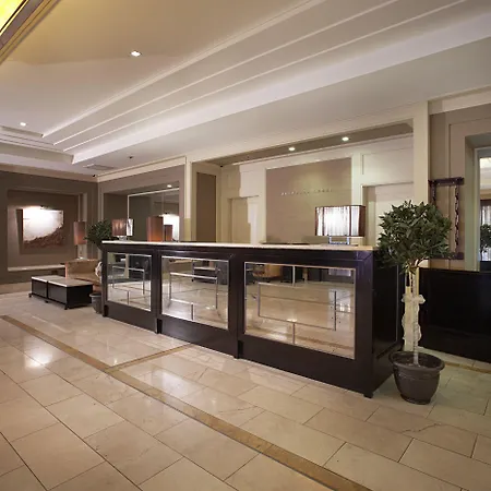 Shamrock فندق آثلون