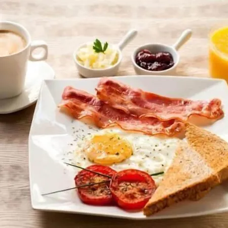 Shamrock فندق آثلون